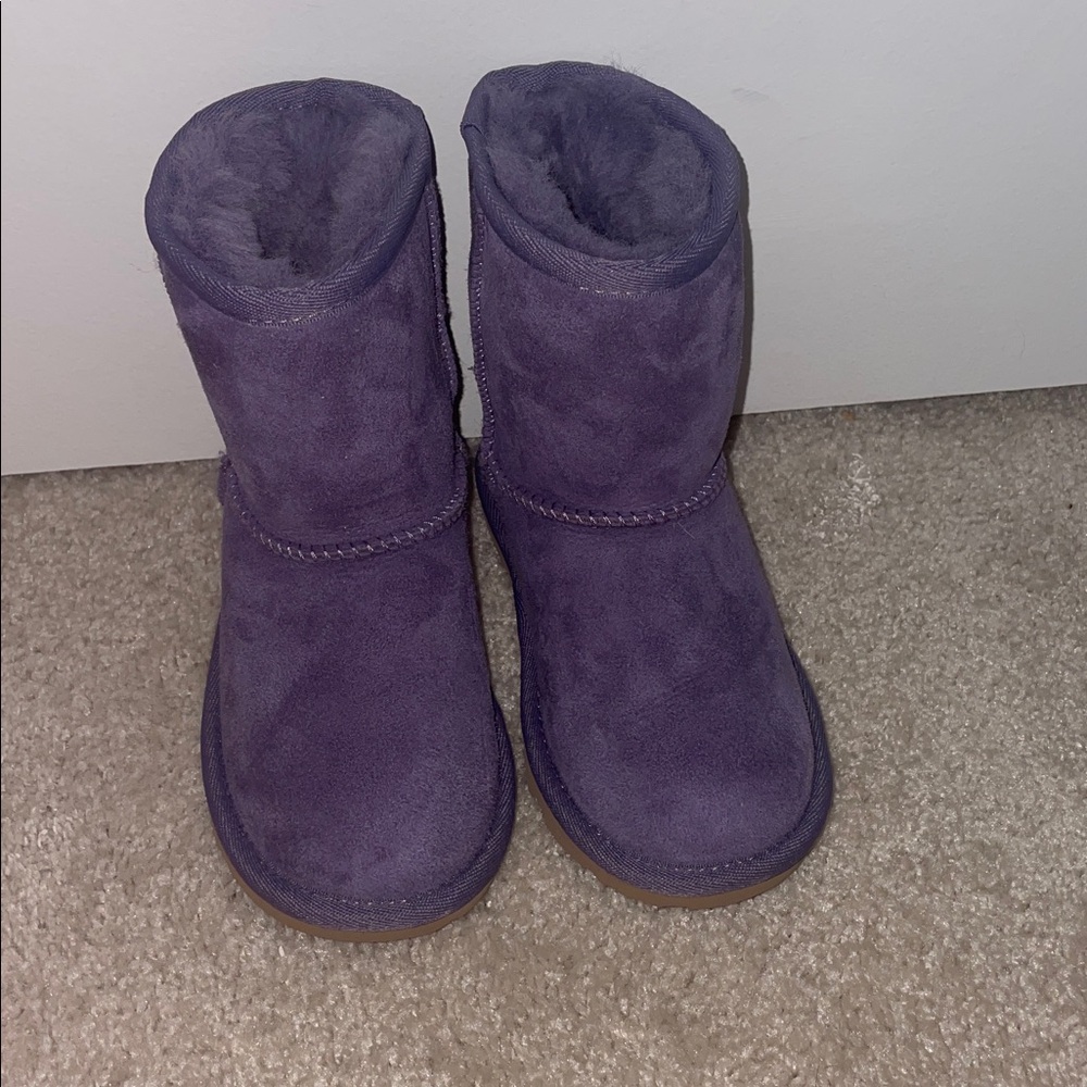 Ugg Lilac size 10 toddler/kids Fall 5T